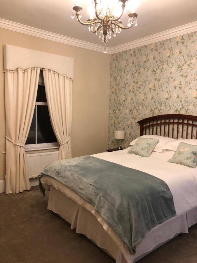 The Old Lodge Guest House Lincoln Exterior photo